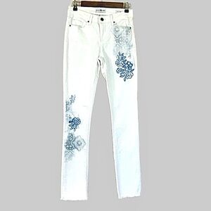 EUC Black Daisy Katie straight w/ blue embroid…